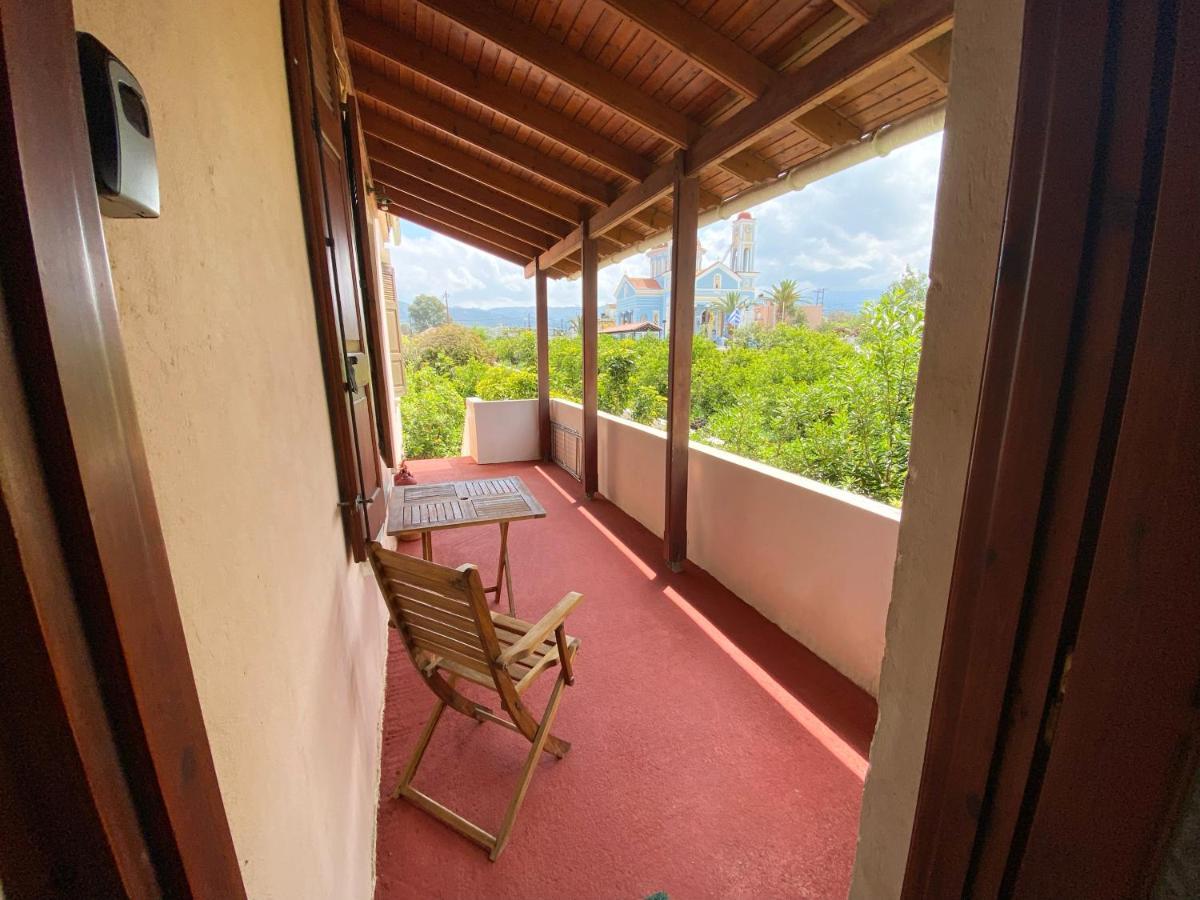 Dusk Apartments With Stunning Mountain View Chania  Bagian luar foto