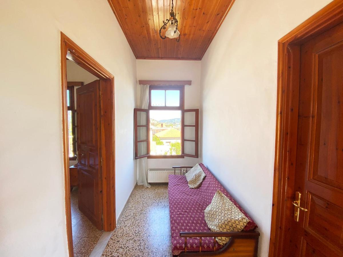 Dusk Apartments With Stunning Mountain View Chania  Bagian luar foto